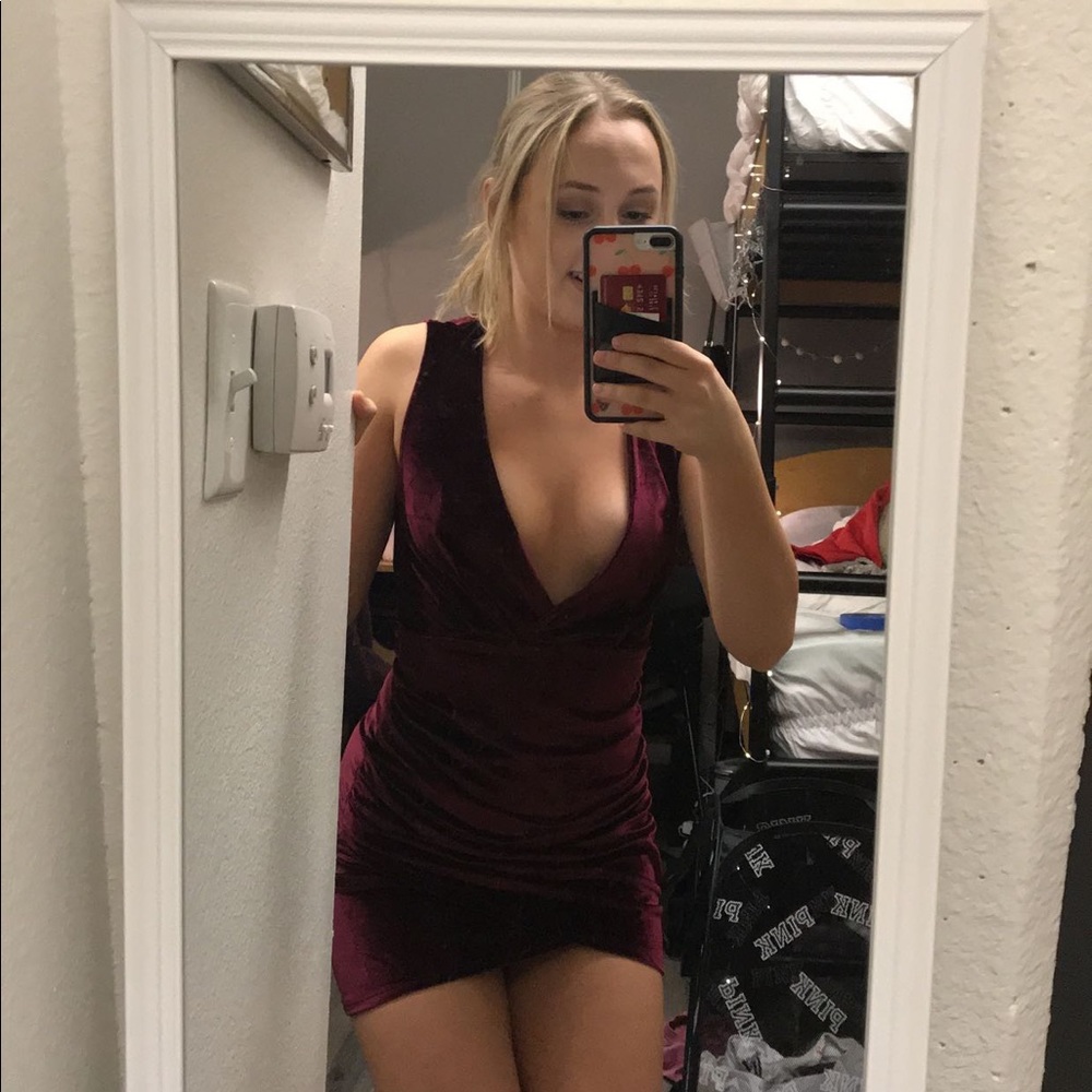 Windsor burgundy velvet mini dress